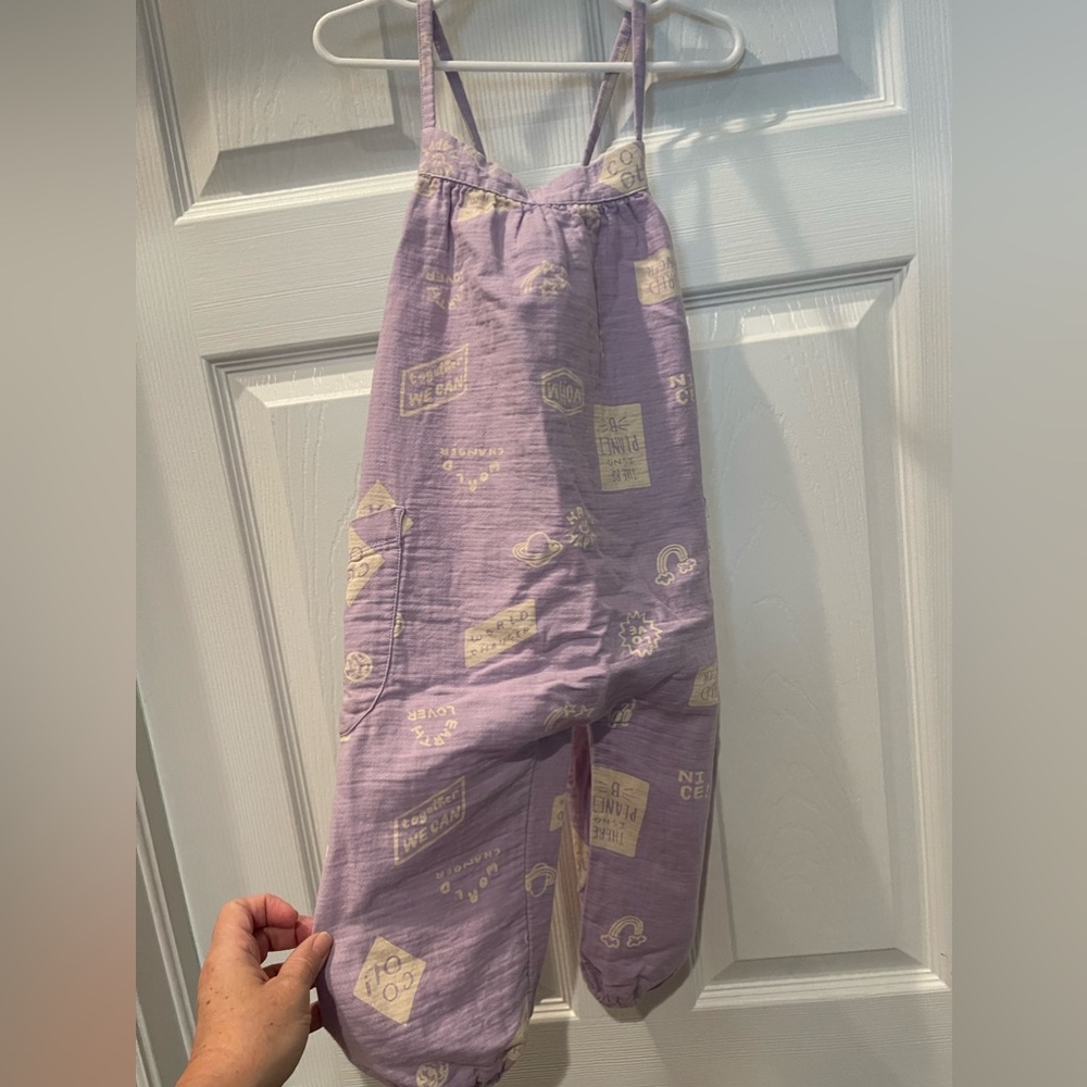 Super cute girls baggy overall. Size 3.